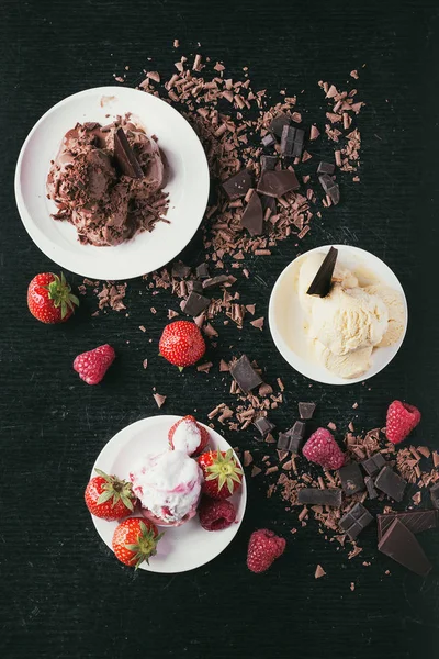 Çikolatalı dondurma koni