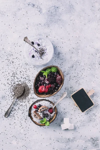 Chia puding Dondurulmuş çilek ile