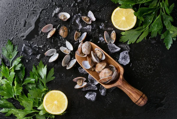 Limonlu VONGOLE kabuklu deniz ürünleri