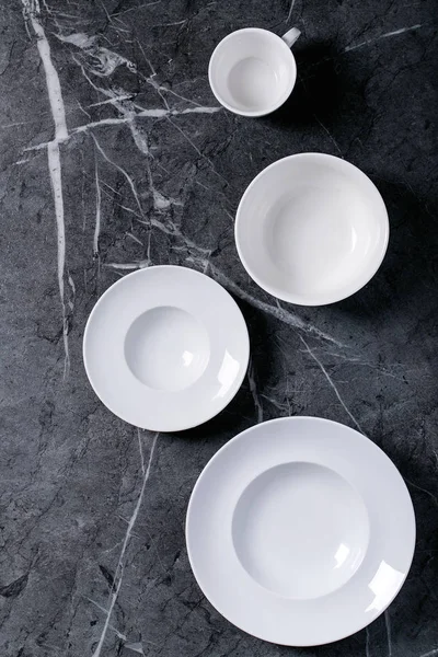 Różnorodność pustych płyt ceramicznych — Zdjęcie stockowe
