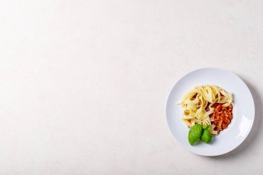 pişmiş spagetti Bolonez