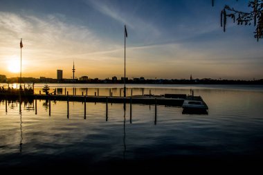 Hamburg'da muhteşem günbatımı 