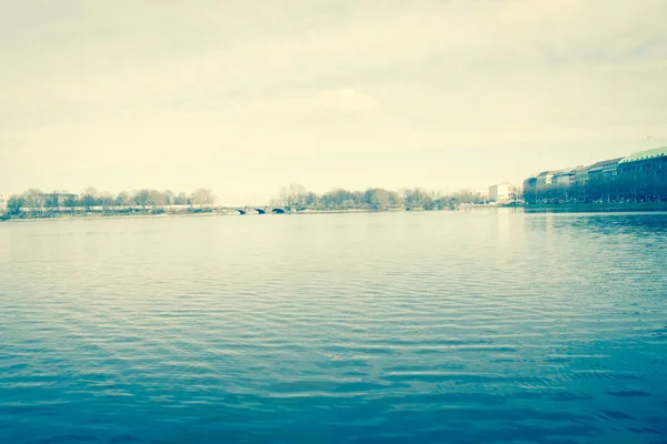 Jezioro Alster w Hamburgu — Zdjęcie stockowe