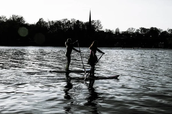 People paddling in hamburg alster — Stock Photo, Image