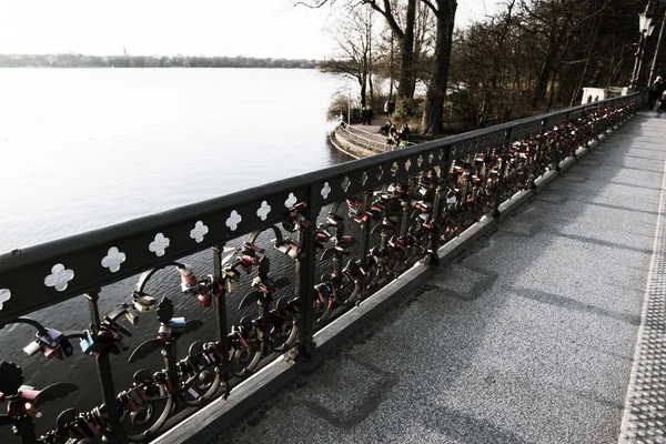 Ponte di serrature per gli amanti — Foto Stock