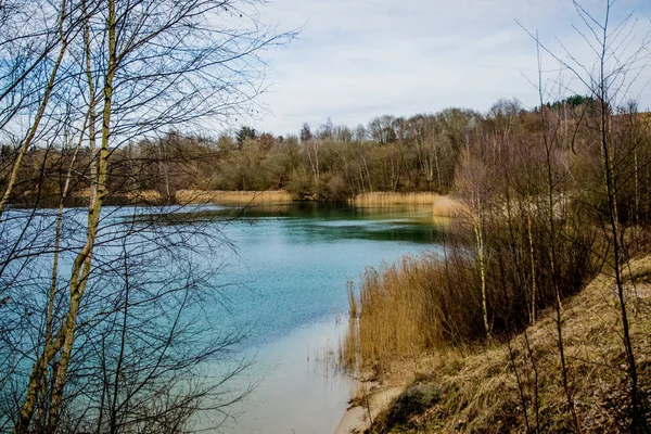 Weitwinkelblick auf den See — Stockfoto