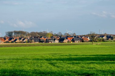 Alman köyü behinde yeşil alan