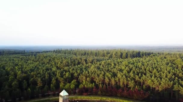 塔从顶部被一架无人驾驶飞机 — 图库视频影像
