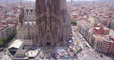 Barcelona'da kamera pan yukarı