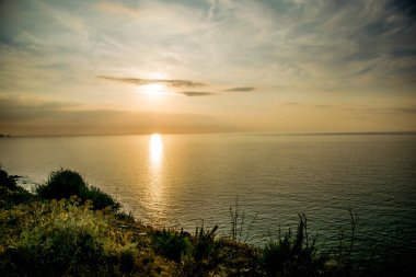 Yolun Avrupa'nın doğal elemanları ile harika gün batımı
