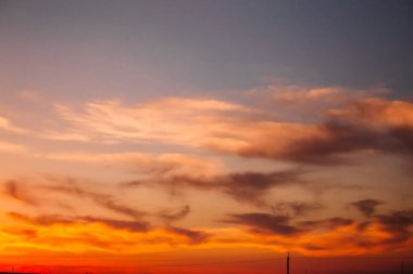 Güzel ateşli gün batımı.