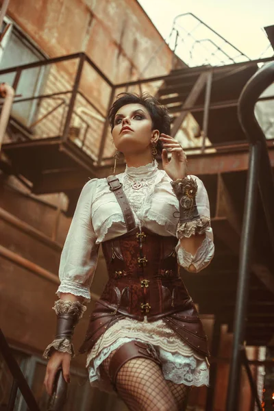 Flicka i en steampunk-stil — Stockfoto