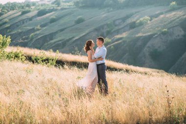 Sevgi dolu bir çift yürüyüş