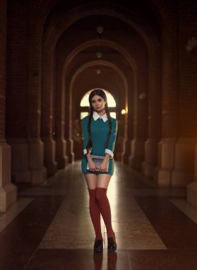 Güzel okul üniforması gizemli kız öğrenci