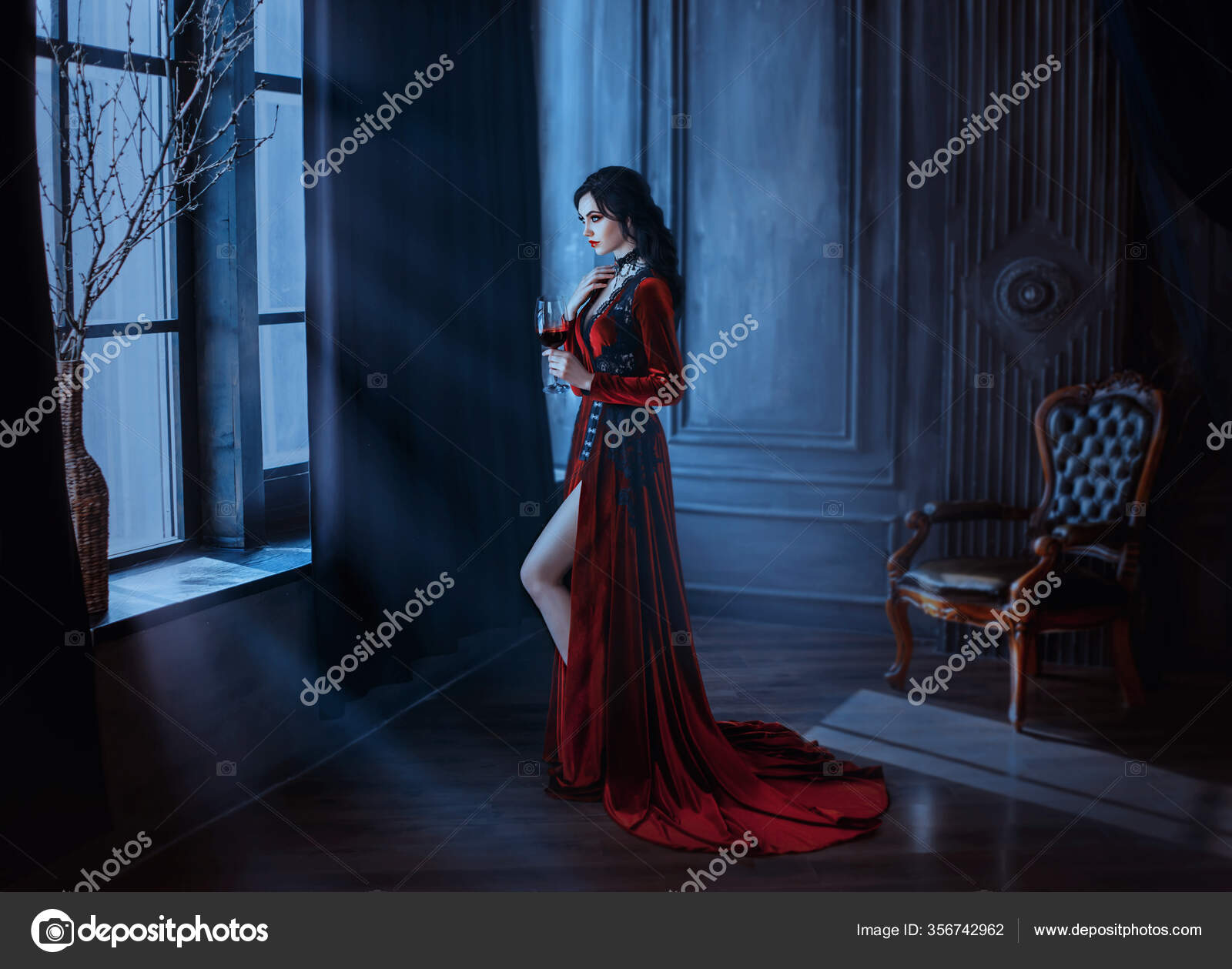 Mulher vestido vermelho vintage velho castelo linda princesa em