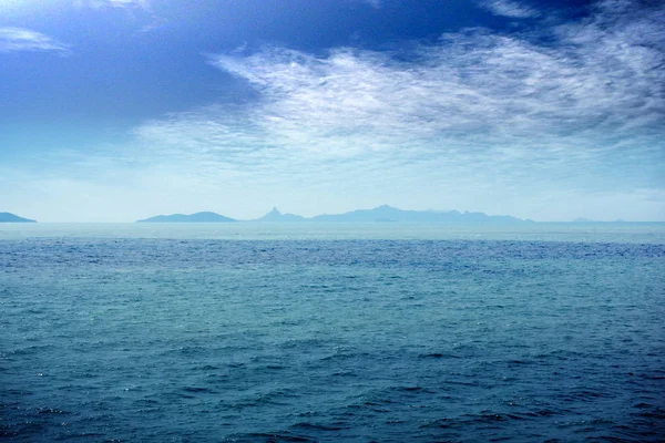 青い海と曇り空 — ストック写真