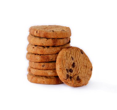 Beyaz arka plan üzerinde çikolatalı kurabiyeler.