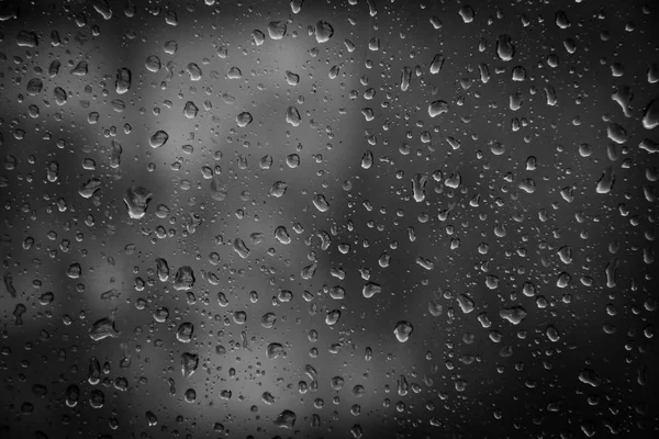 Bardzo mokre okna pełne krople deszczu — Zdjęcie stockowe