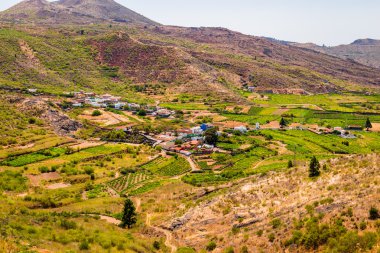Tenerife dağlarında Köyü