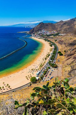 Lagün Playa de Las Teresitas görünümü