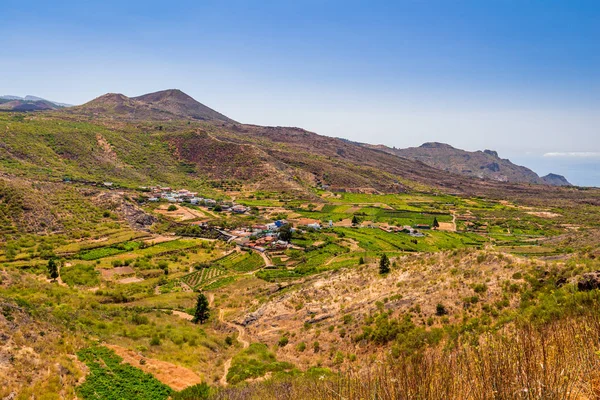 Деревня в горах Тенерифе — стоковое фото