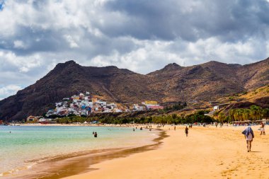Santa Cruz de Tenerife yakınındaki ünlü plajı
