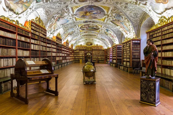 Historical library of Strahov Monastery — Stock Photo, Image