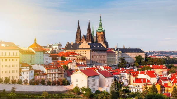 Zobrazit staré město a Pražský hrad — Stock fotografie