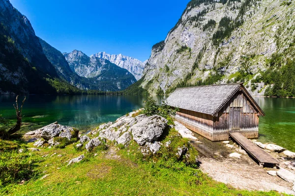 Wooden building on Obersee Lake — Stock Photo, Image