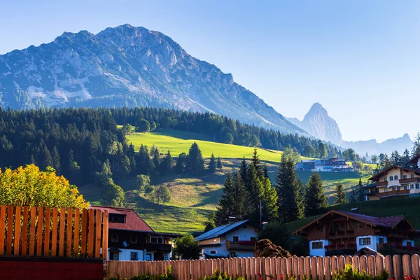 Paisaje de montañas en Austria — Foto de Stock