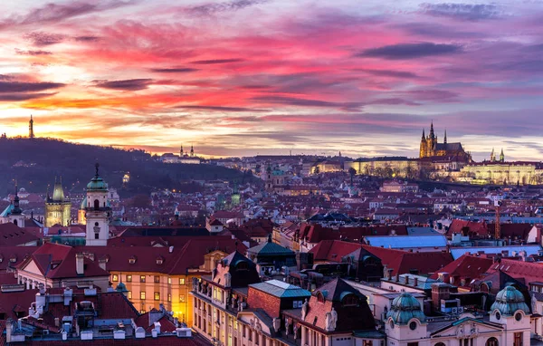 Панорама заката Старого города Праги — стоковое фото