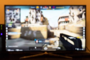 Tv ve Uzaktan kumanda üzerinde profesyonel oyun Counter-Strike