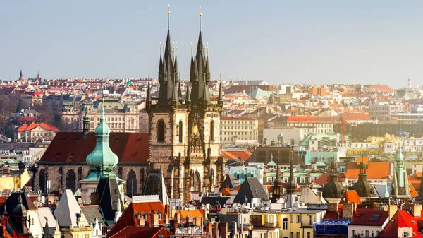 Tyn church in Prague, Czech Republic on a sunny day closeup — Stock Photo, Image