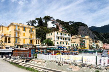 Bir Monterosso al Mare, kıyı köy ve resort Cinque Terre, İtalya
