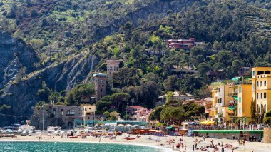 Bir Monterosso al Mare, kıyı köy ve resort Cinque Terre, İtalya