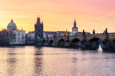 Prag, Charles Köprüsü (Karluv çoğu) sabah, en iyi olmak