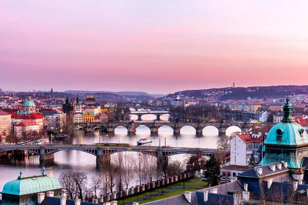 Prague panorama ville skyline et Charles Bridge, Prague, République tchèque — Photo