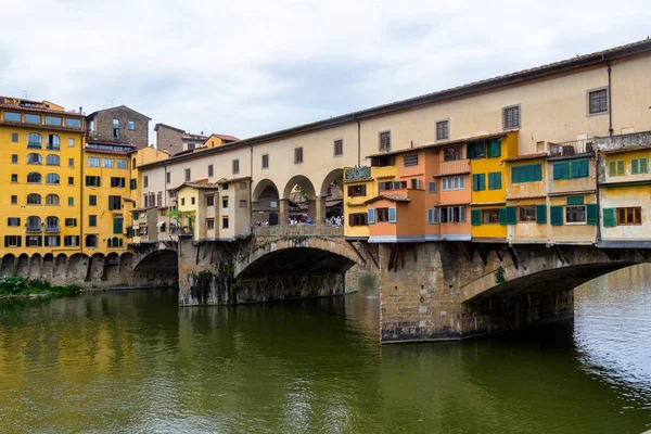 Ponte Vecchio, Floransa'da Arno Nehri üzerinde ünlü eski Köprüsü, — Stok fotoğraf