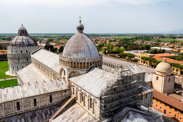 Cattedrale di Pisa (Duomo di Pisa) con la Torre Pendente su — Foto Stock