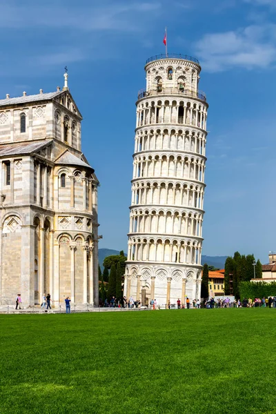 Catedral de Pisa en la plaza de los milagros, Toscana, Italia — Foto de Stock