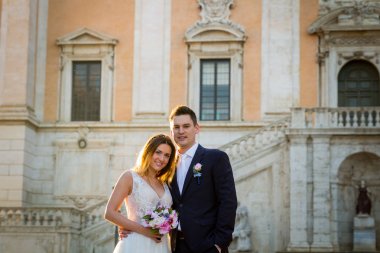 Gelin ve Damat Düğün pozlar Capitol Hill (Campidog önünde