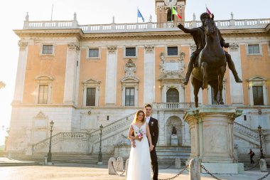 Gelin ve Damat Düğün pozlar Capitol Hill (Campidog önünde