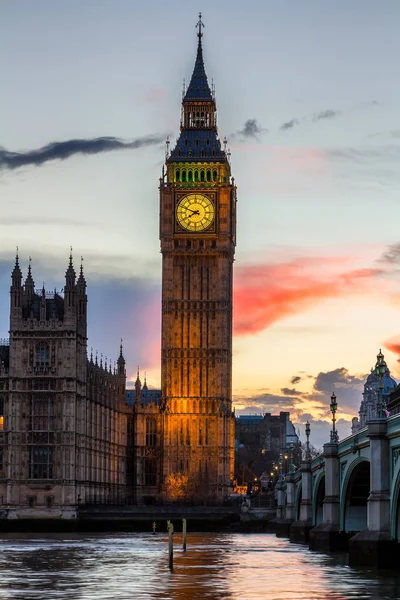 Big Ben und Westminster Bridge in London — Stockfoto