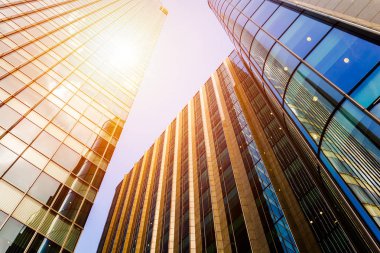 Cityscape modern ofis dış s düşük bir açıdan featuring