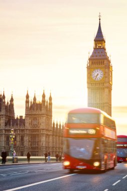 Big Ben, Parlamento ev ve Çift katlı otobüs ben bulanık