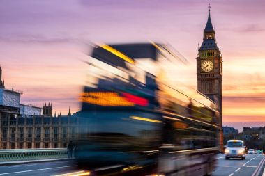 Westminster ve Big Ben ile ünlü Londra Londra gece sahnesi