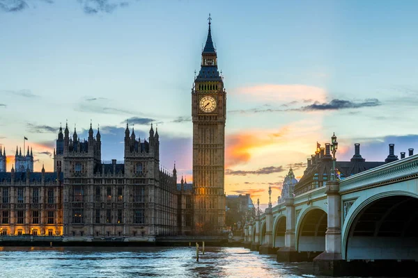 Big Ben e il ponte di Westminster a Londra — Foto Stock