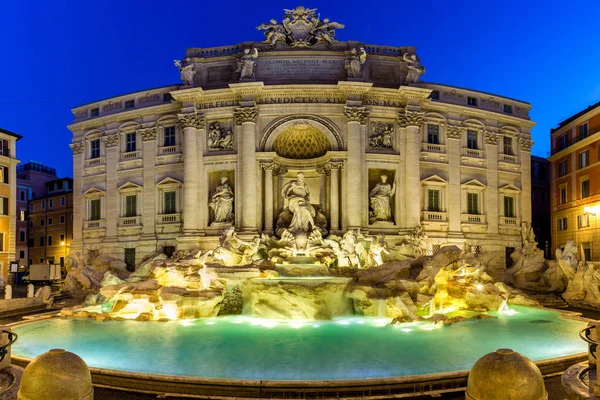 Fonte de Trevi (Fontana di Trevi) em Roma. Itália — Fotografia de Stock