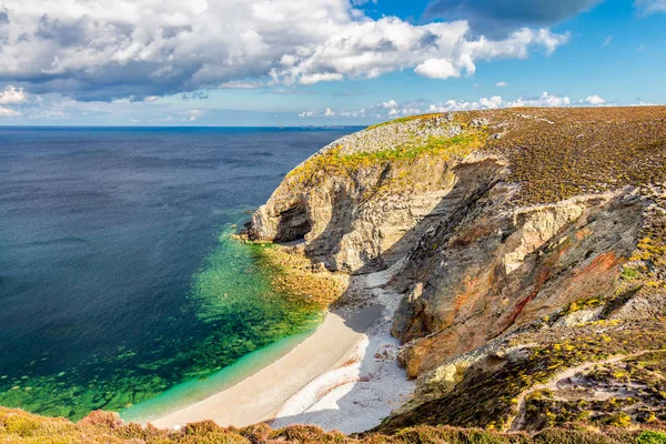 Hidden beach at Cap de la Chevre, Presqu'ile de Crozon, Parc nat — Stock Fotó