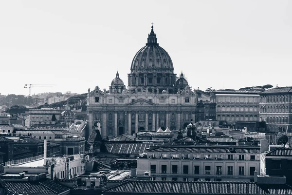 Vatikánváros. Szent Péter-bazilikától. Panorámás kilátás nyílik Róma és St — Stock Fotó